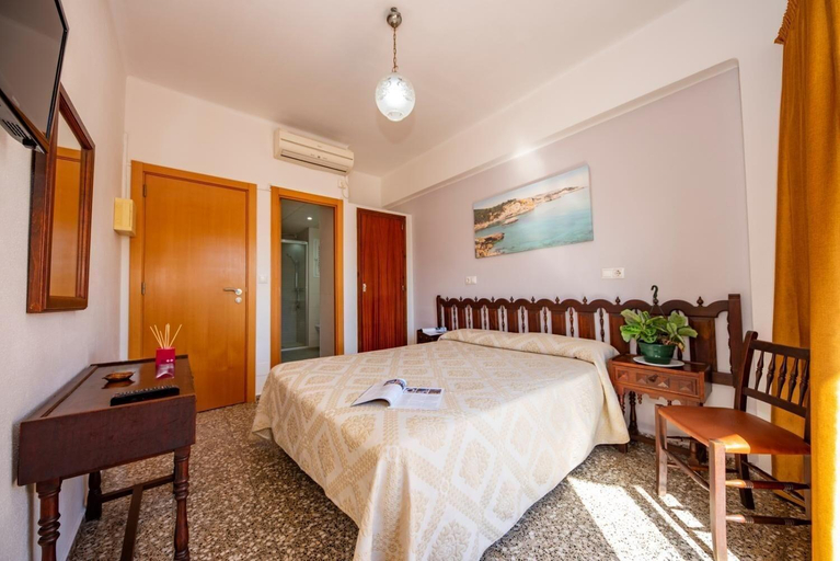 Bedroom 3, Hostal Santa Eulalia, Baleares