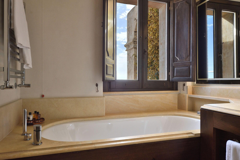 Bathroom 5, Monastero Santa Rosa Hotel & Spa, Salerno