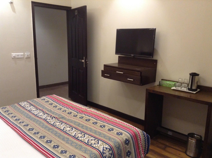 Bedroom 2, Metro Tower, Delhi