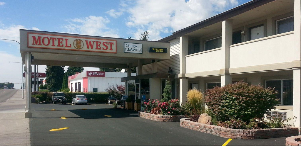 Motel West, Bonneville