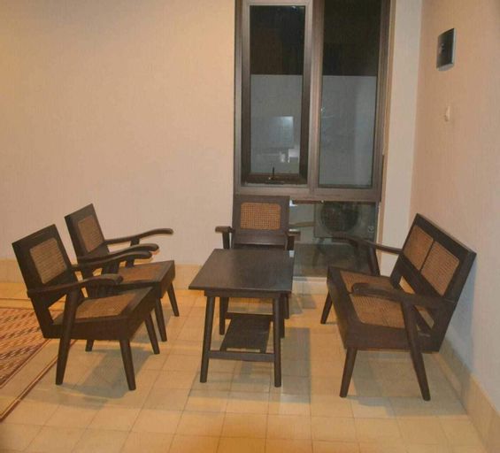 Parangraja Hotel, Solo
