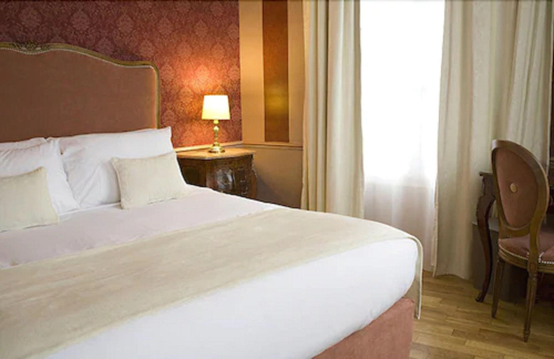 Bedroom 2, Hôtel Eiffel Trocadéro, Paris