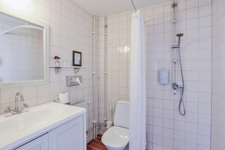 Bathroom 4, Vadstena Klosterhotel, Vadstena