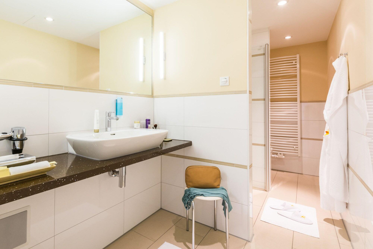 Bathroom 4, Hübners Park-Hotel, Rostock