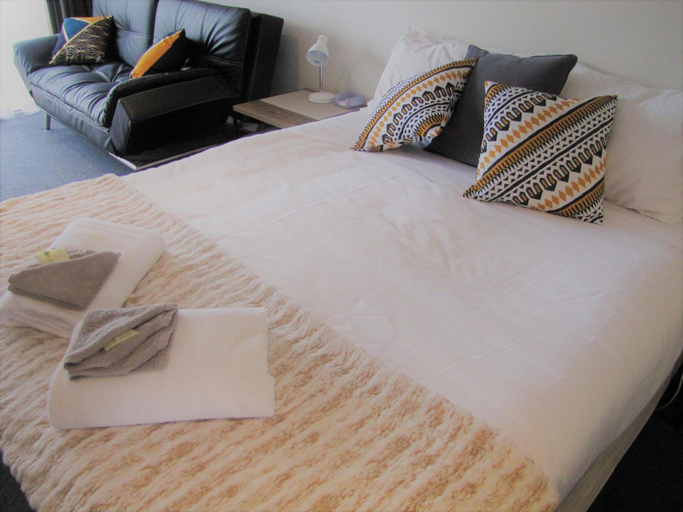 Bedroom 3, The Beachcomber Hotel, Nelson