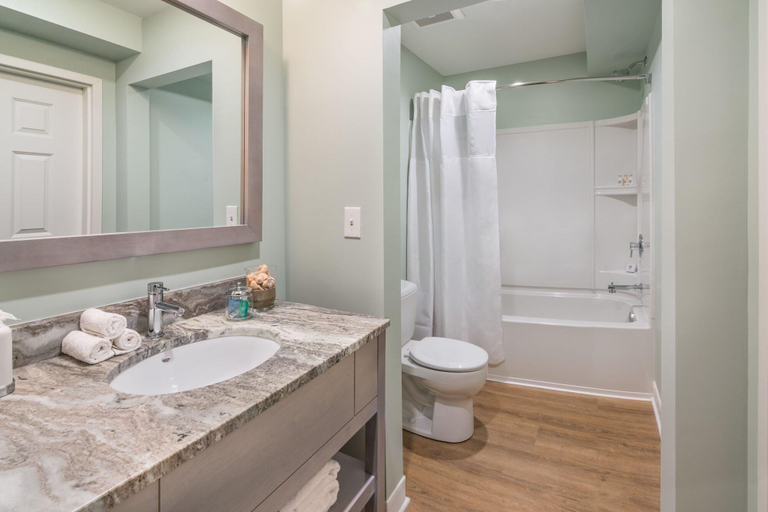 Bathroom, The Palms Oceanfront Hotel, Charleston