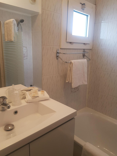 Bathroom 5, Hotel Residence Sun City, Hérault