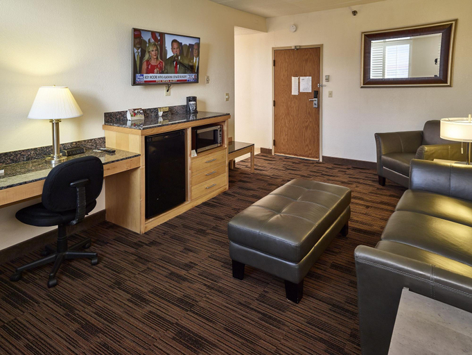 Public Area 2, Livinn Hotel Maplewood, Washington