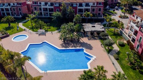HEA002 Modern Spacious Apartment, Huelva