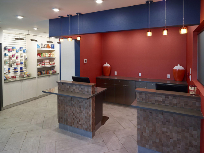 Public Area 2, Livinn Hotel Maplewood, Washington