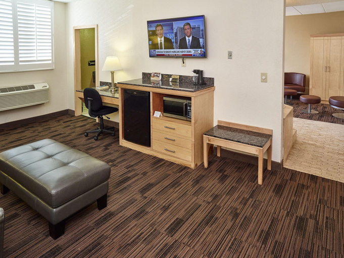 Public Area 2, Livinn Hotel Maplewood, Washington