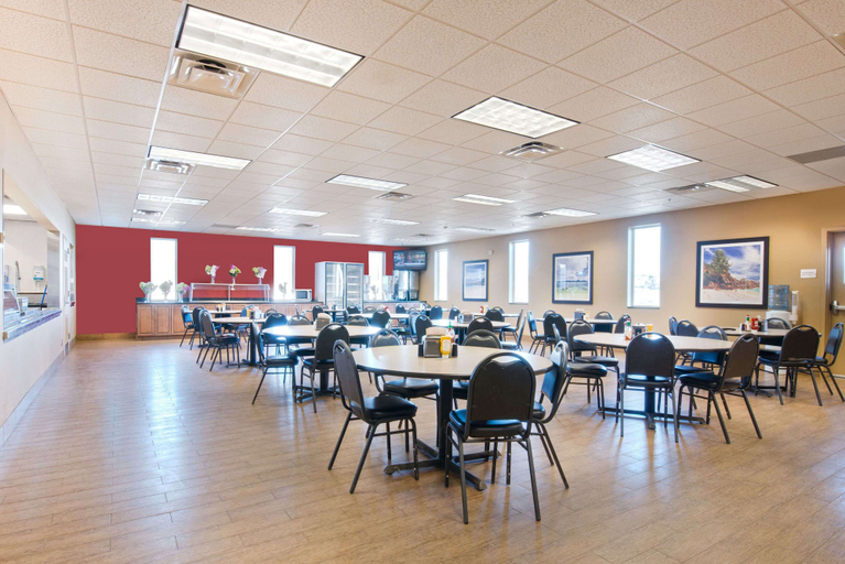 Food & Drinks 5, Bakken Airport XWA Hotel & Studios, Williams