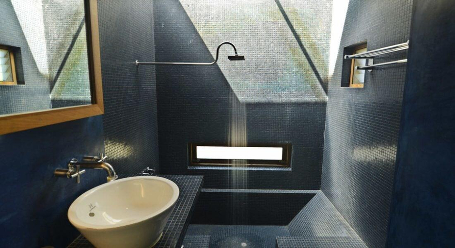 Bathroom, The Dune, Viluppuram