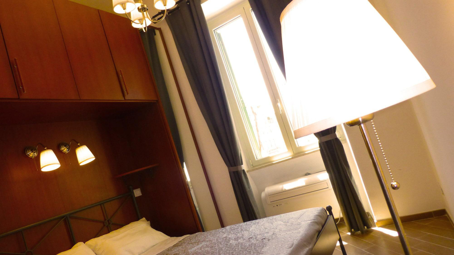 Bedroom 3, MICLAD BeB Colosseum Guest House, Roma