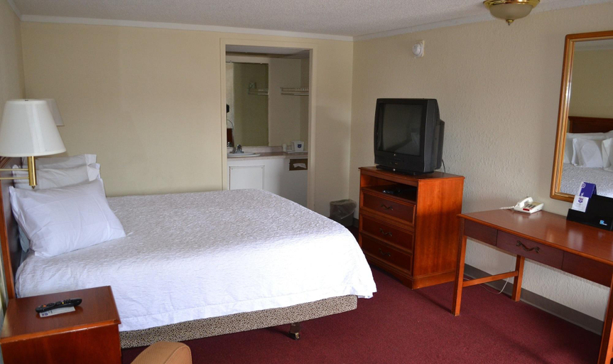 Bedroom 4, Knights Inn Toledo West, Lucas