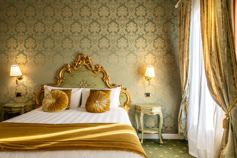 Bedroom 3, A Tribute To Music, Venezia