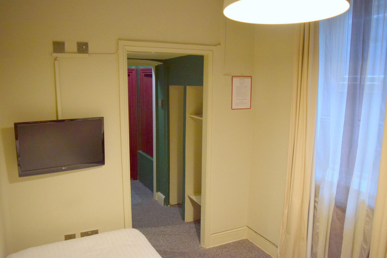 Public Area 3, Griffin House, London