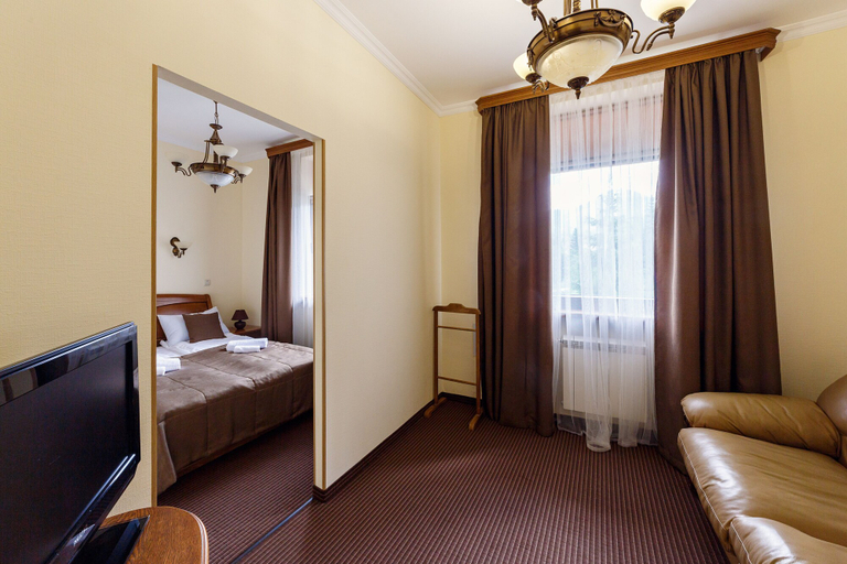 Bedroom 2, Hotel Pigy, Nadvirnians'kyi