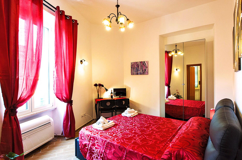 Bedroom 4, MICLAD BeB Colosseum Guest House, Roma