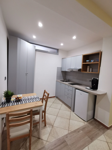 Others 5, Bed and Breakfast Picentia 19, Salerno