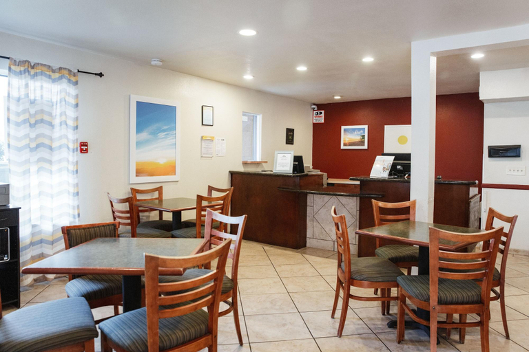 Public Area 3, Days Inn by Wyndham Encinitas Moonlight Beach, San Diego