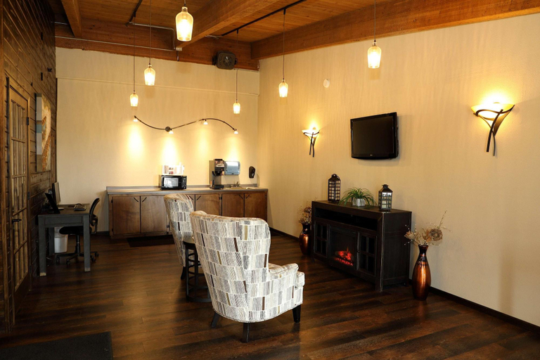Public Area 3, Northern Lights Inn Rugby, Pierce