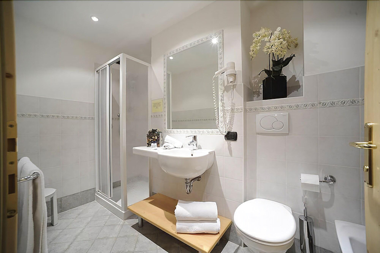 Bathroom 4, Villa di Bosco, Trento
