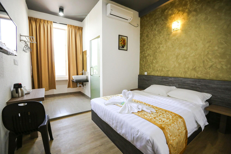 Bedroom 3, New Dawn Hotel, Pontian