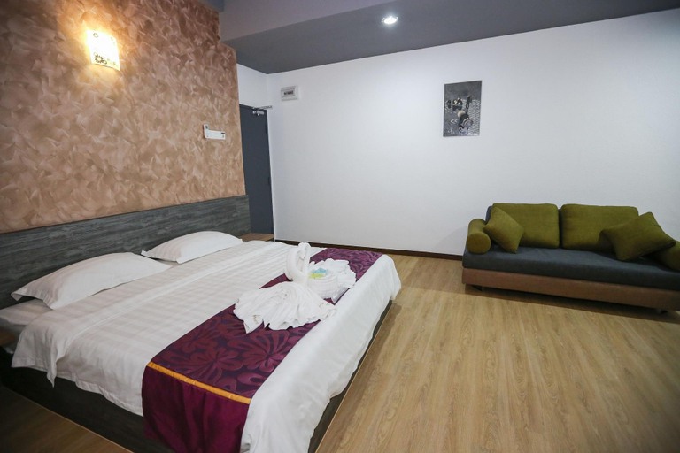 Bedroom 3, New Dawn Hotel, Pontian