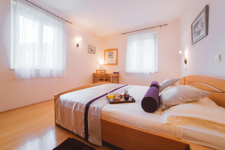 Bedroom 2, Park Hvar, Hvar