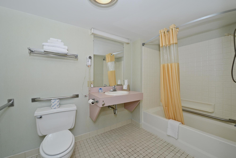 Bathroom, Americas Best Value Inn- St. Ignace, Mackinac