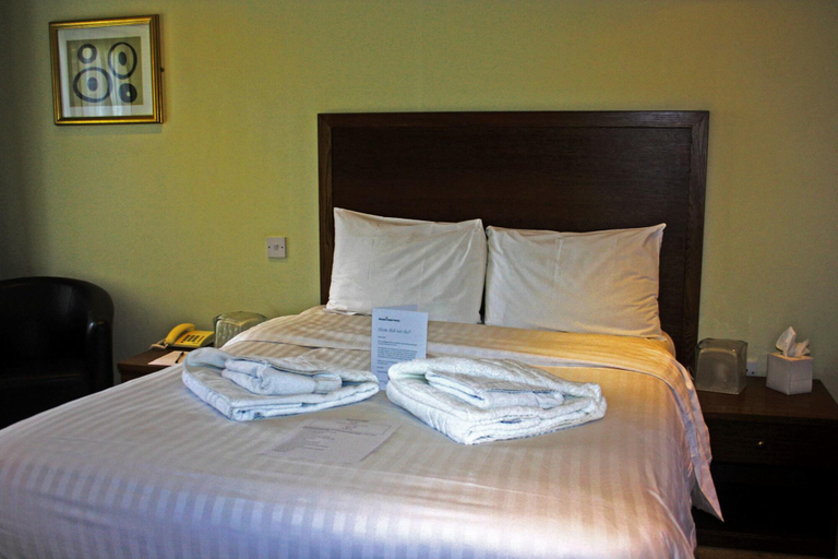 Bedroom 4, Marsh Farm Hotel, Wiltshire