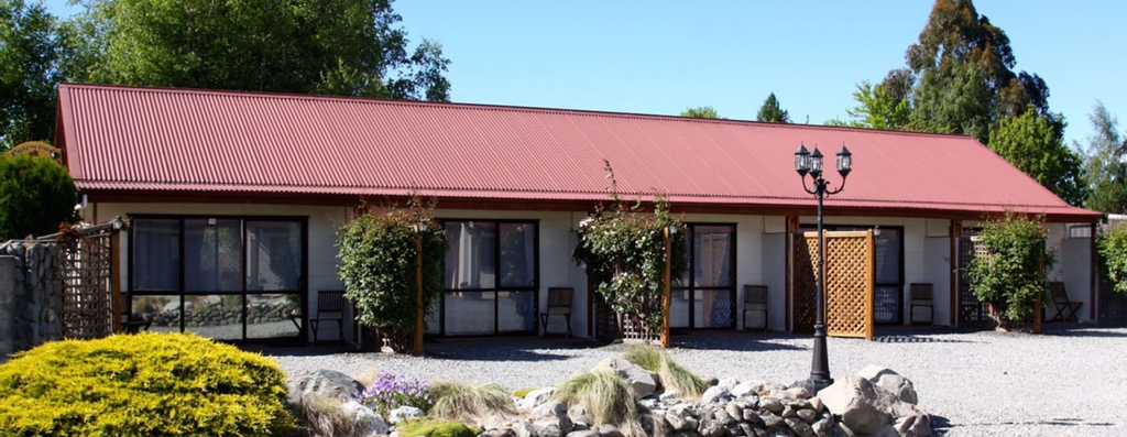 Pinewood Motels, Mackenzie