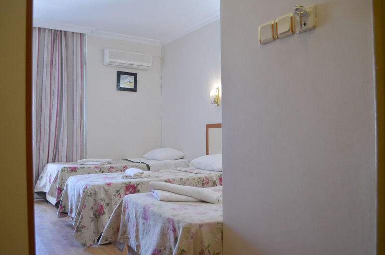 Bedroom 2, Grand Milano Hotel, Ayvalık