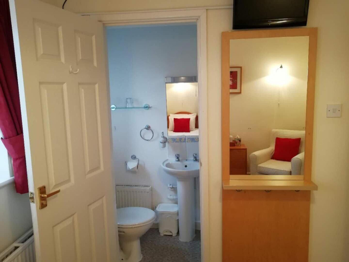 Bathroom 4, Green Haven Guest House, Warwickshire