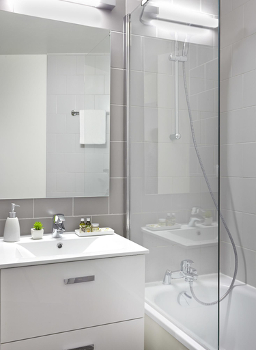Bathroom, Citadines Presqu'île Lyon, Rhône