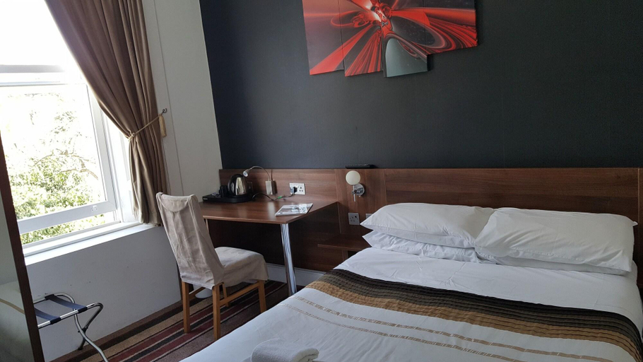 Bedroom 4, Blossom House, Edinburgh