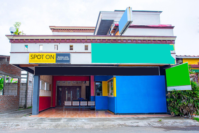 Exterior & Views 2, Spot On 2473 Buana Jaya Guest House, Cilacap