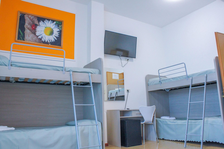 Bedroom 3, Bella Italia & EFA Village, Udine