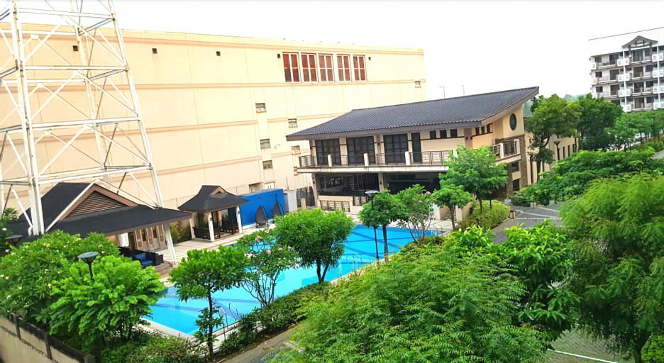 Romantic 1 Bedroom Condo at The Redwoods Condominium, Quezon City