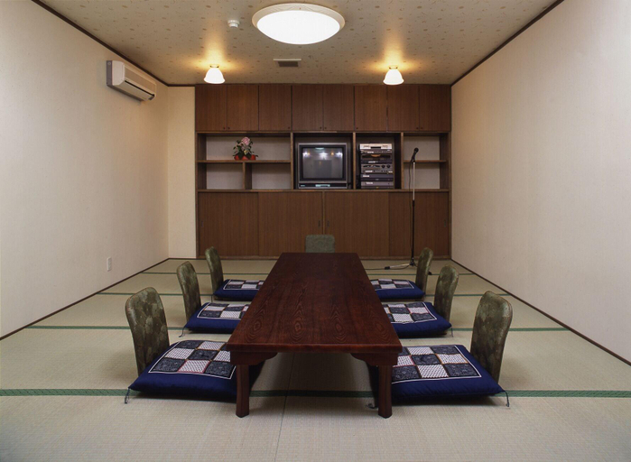 Public Area 3, Yadoya Tsubaki, Aomori