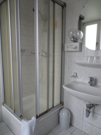 Bathroom 4, Hotel Regina, Würzburg