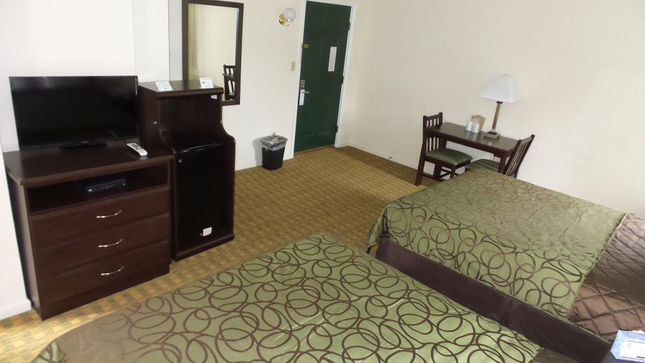 Bedroom 4, Sea Girt Lodge, Monmouth