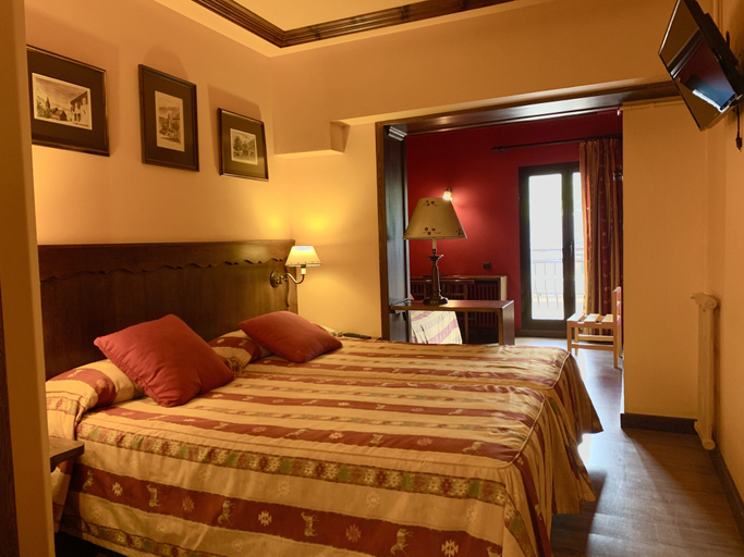 Bedroom 3, Hotel Aran La Abuela, Lleida