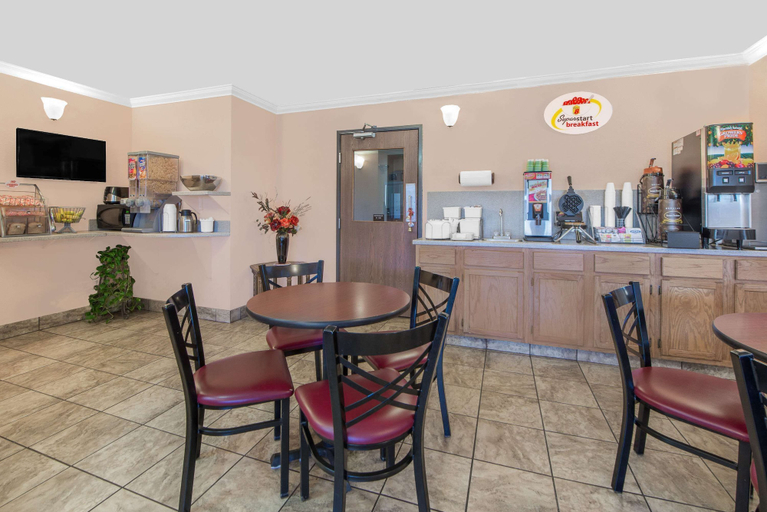 Public Area 2, Super 8 by Wyndham Dalhart, Dallam