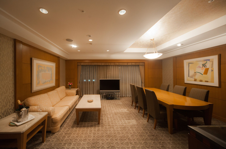 ANA Crowne Plaza Matsuyama, Matsuyama