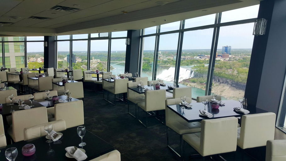 Food & Drinks 5, The Tower Hotel, Niagara