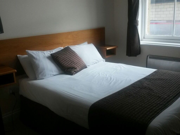Bedroom 2, The Terrace Lodge Hotel, Somerset