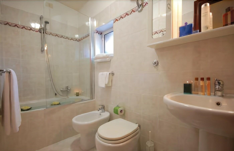 Bathroom 4, Residence Vatican Suites, Rome