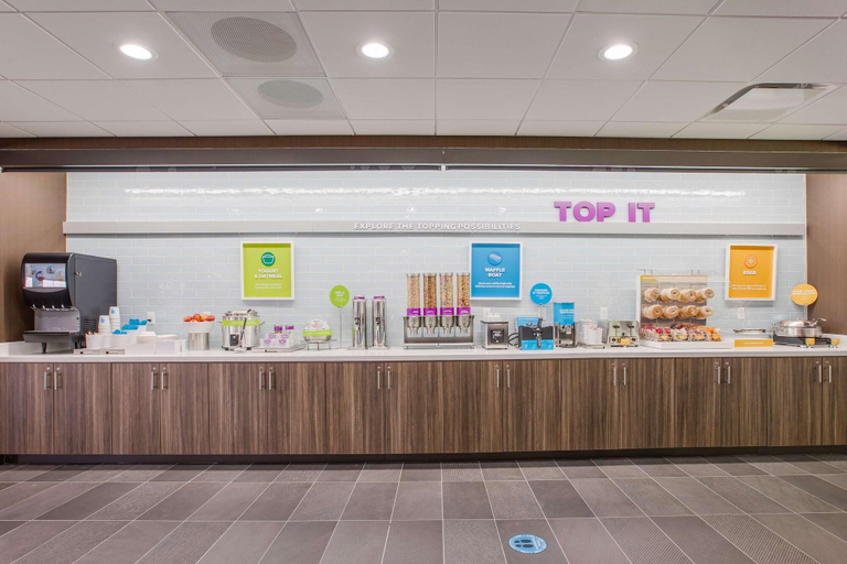 Public Area 2, Tru by Hilton Saint Joseph, Berrien